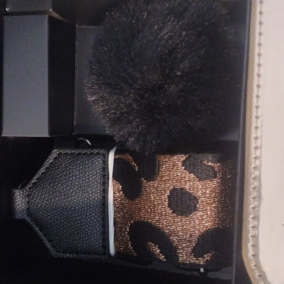 No boundaries Camara crossbody bag and card holder w\strap nwt - Picture 2 of 7